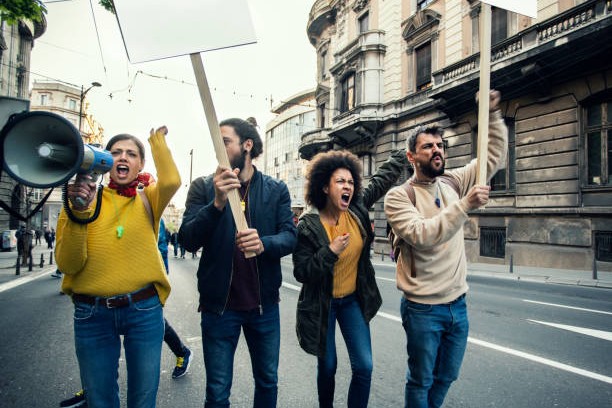 El auge de la agresividad en las campañas políticas: causas y&nbsp;consecuencias